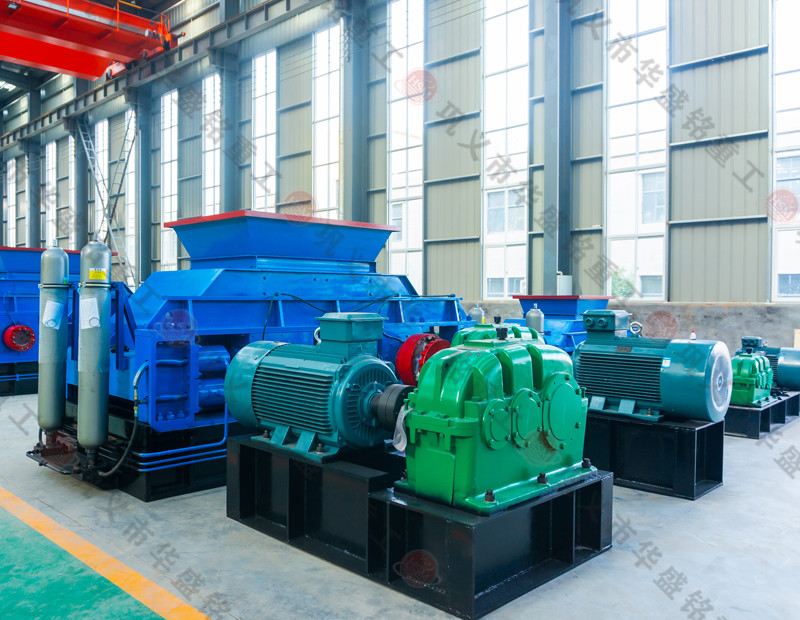 可將河卵石打成沙子的設(shè)備有哪些？對(duì)輥制砂機(jī)好用嗎？